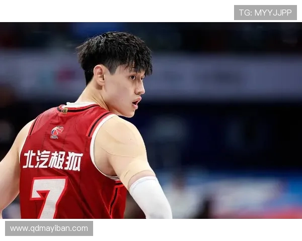 CBA新赛季激战正酣各队争雄展现中国篮球激情风采魅力赛场纵横