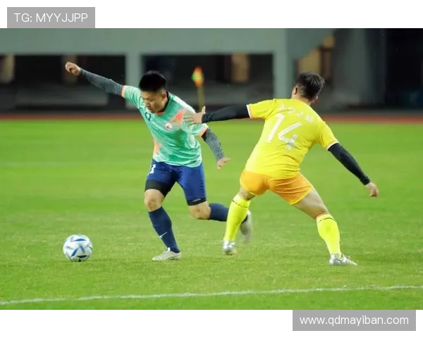 以传奇足球运动员成长历程全面展示绿色竞技精神风貌时代魅力特质